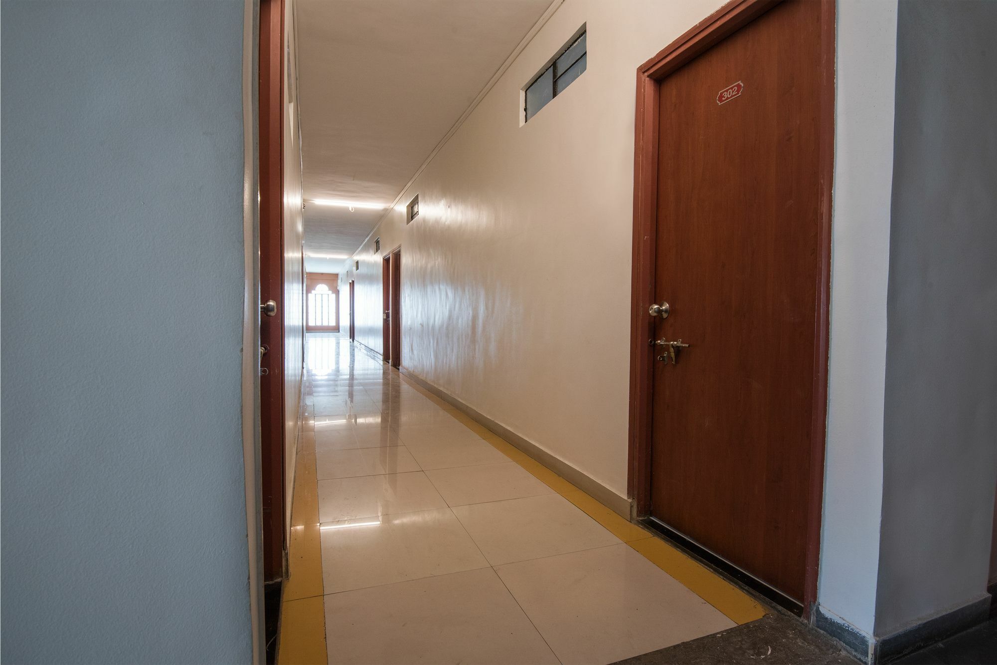 Oyo 1065 Hotel Hmr Royal Inn Pune Extérieur photo